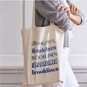 Brooklinen tote bag in Oatmeal & Navy Blue NWOT!
